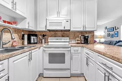 7585 SW 28th St, Miami, FL 33155 - Photo 10