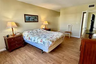 400 Kings Point Dr, Sunny Isles Beach, FL 33160 - Photo 16