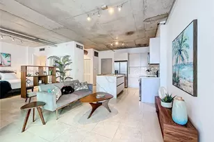 690 SW 1st Ct, Miami, FL 33130 - Photo 14