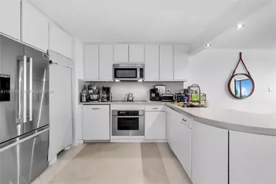 1925 Brickell Ave #606, Miami, FL 33129 - Photo 4