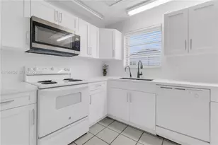 21131 NW 30th Ct, Miami Gardens, FL 33056 - Photo 4