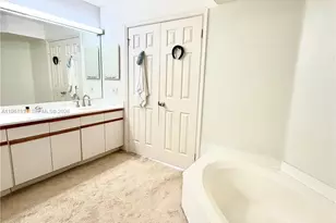 3530 Mystic Pointe Dr, Aventura, FL 33180 - Photo 30