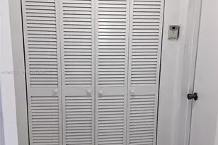 7860 Harding Ave, Miami Beach, FL 33141 - Photo 16