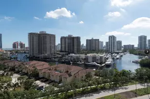 19900 E Country Club Dr, Aventura, FL 33180 - Photo 4