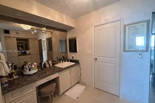 20505 E Country Club Dr, Aventura, FL 33180 - Photo 8