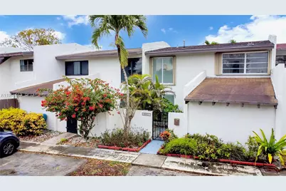 10921 SW 70th Ter #10921, Miami, FL 33173 - Photo 2