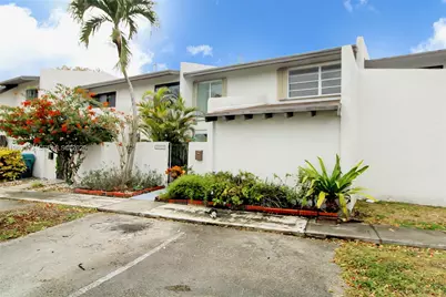 10921 SW 70th Ter #10921, Miami, FL 33173 - Photo 4