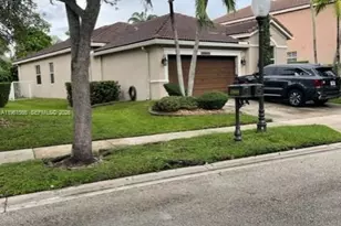 1538 Winterberry Ln, Weston, FL 33327 - Photo 2