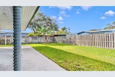 9501 NW 8th St, Pembroke Pines, FL 33024 - Photo 6