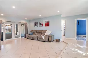9501 NW 8th St, Pembroke Pines, FL 33024 - Photo 10