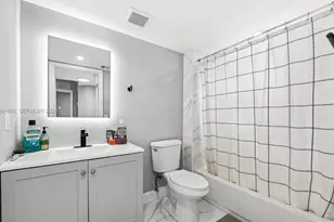 380 NW 20th St, Miami, FL 33127 - Photo 10