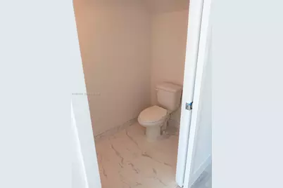 2555 NE 193rd St #2204, Miami, FL 33180 - Photo 18