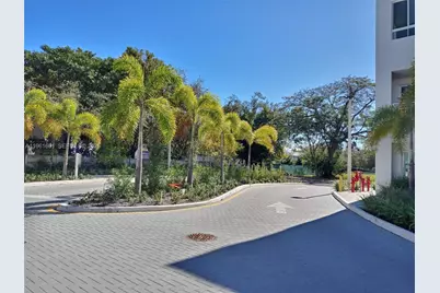 2555 NE 193rd St #2204, Miami, FL 33180 - Photo 2