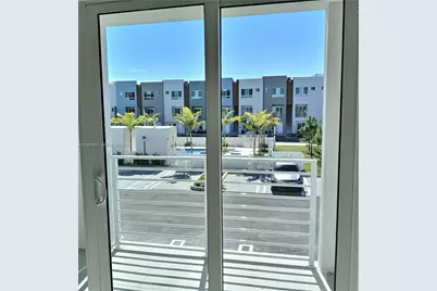 2555 NE 193rd St #2204, Miami, FL 33180 - Photo 16