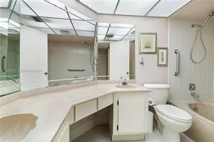 141 SW 96th Terrace, Plantation, FL 33324 - Photo 4