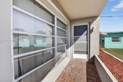 6853 NW 26th Ct, Sunrise, FL 33313 - Photo 4