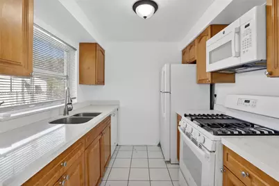 6853 NW 26th Ct, Sunrise, FL 33313 - Photo 10