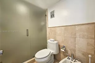 3200 Collins Ave, Miami Beach, FL 33140 - Photo 14