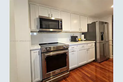 3200 Collins Ave #9-6, Miami Beach, FL 33140 - Photo 2