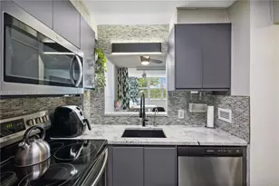 1020 Meridian Ave, Miami Beach, FL 33139 - Photo 12