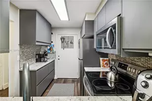 1020 Meridian Ave, Miami Beach, FL 33139 - Photo 14