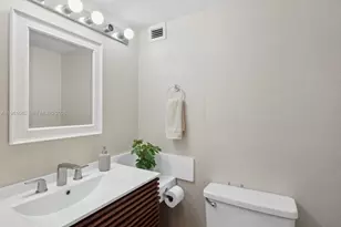 1020 Meridian Ave, Miami Beach, FL 33139 - Photo 10