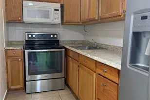 4805 NW 7th St, Miami, FL 33126 - Photo 4