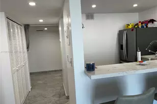 401 Ocean Dr, Miami Beach, FL 33139 - Photo 28