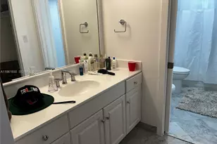 401 Ocean Dr, Miami Beach, FL 33139 - Photo 22