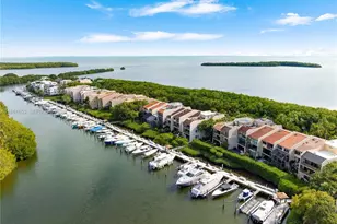 5860 Paradise Point Dr, Palmetto Bay, FL 33157 - Photo 2