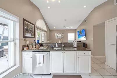 16322 SW 76th St, Miami, FL 33193 - Photo 12