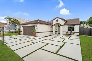 16322 SW 76th St, Miami, FL 33193 - Photo 2