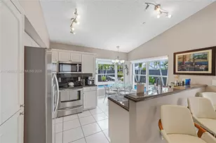 16322 SW 76th St, Miami, FL 33193 - Photo 8