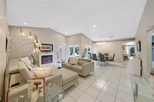 16322 SW 76th St, Miami, FL 33193 - Photo 4