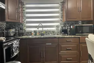 19800 SW 180th Ave, Miami, FL 33187 - Photo 6