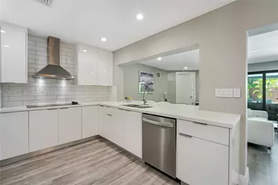 2701 NE 52nd St, Lighthouse Point, FL 33064 - Photo 12