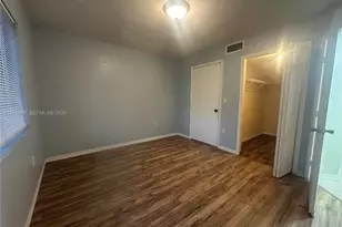 1271 SE 29th St, Homestead, FL 33035 - Photo 1