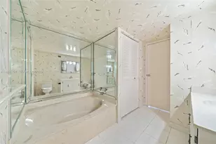 800 Parkview Dr, Hallandale Beach, FL 33009 - Photo 34