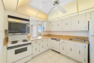 800 Parkview Dr, Hallandale Beach, FL 33009 - Photo 24