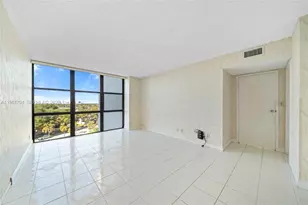800 Parkview Dr, Hallandale Beach, FL 33009 - Photo 30