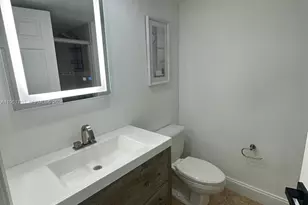9725 Fontainebleau Blvd, Miami, FL 33172 - Photo 16
