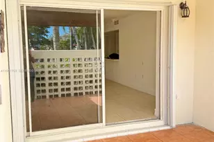 9725 Fontainebleau Blvd, Miami, FL 33172 - Photo 18