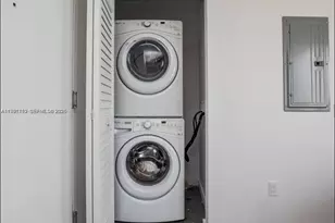 151 SE 1st St, Miami, FL 33131 - Photo 14