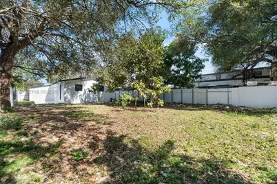 860 NW 70th St, Miami, FL 33150 - Photo 26