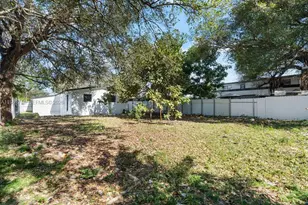 860 NW 70th St, Miami, FL 33150 - Photo 26