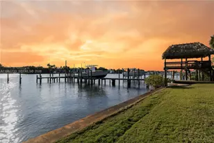 19655 Riverside Dr, Jupiter, FL 33469 - Photo 8