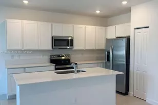 363 SE Crossoak Ln, Port Saint Lucie, FL 34984 - Photo 2