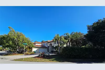 7996 SW 195th St, Cutler Bay, FL 33157 - Photo 4