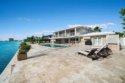 1990 NE 119th Rd, North Miami, FL 33181 - Photo 16