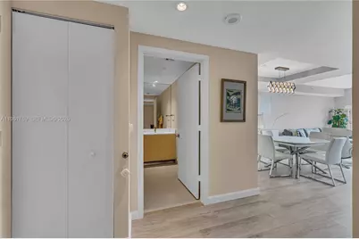 55 SW 9th St #4004, Miami, FL 33130 - Photo 36